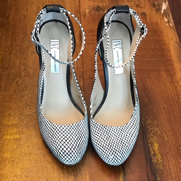 Fishnet heels - Picture 2 of 3